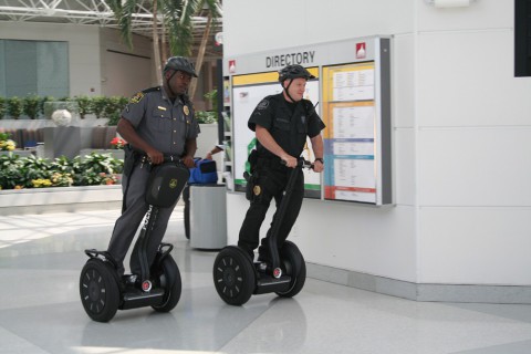 Segway i2 - mit Polizisten